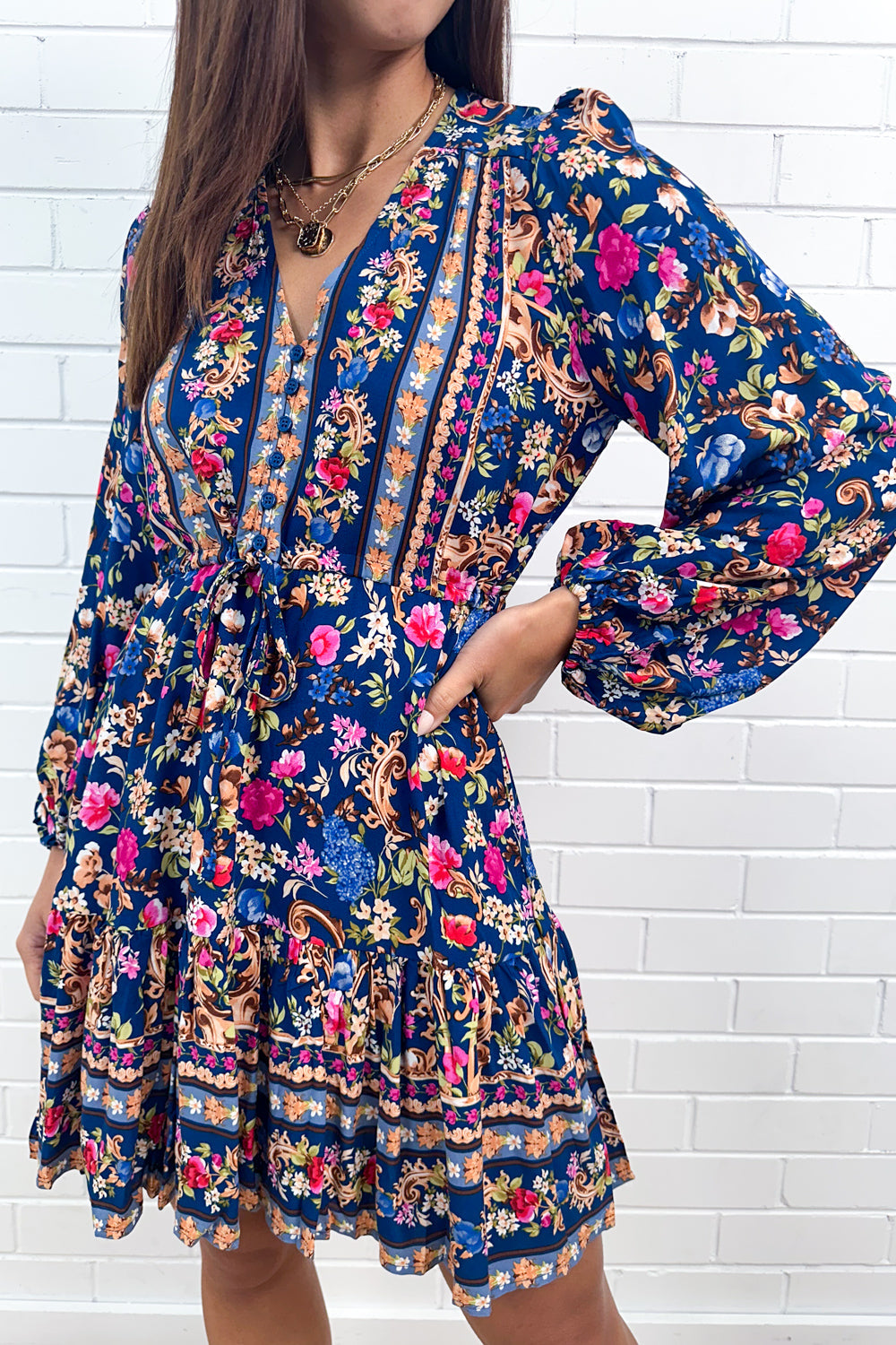 Robe à manches bouffantes et col en V à imprimé floral marine