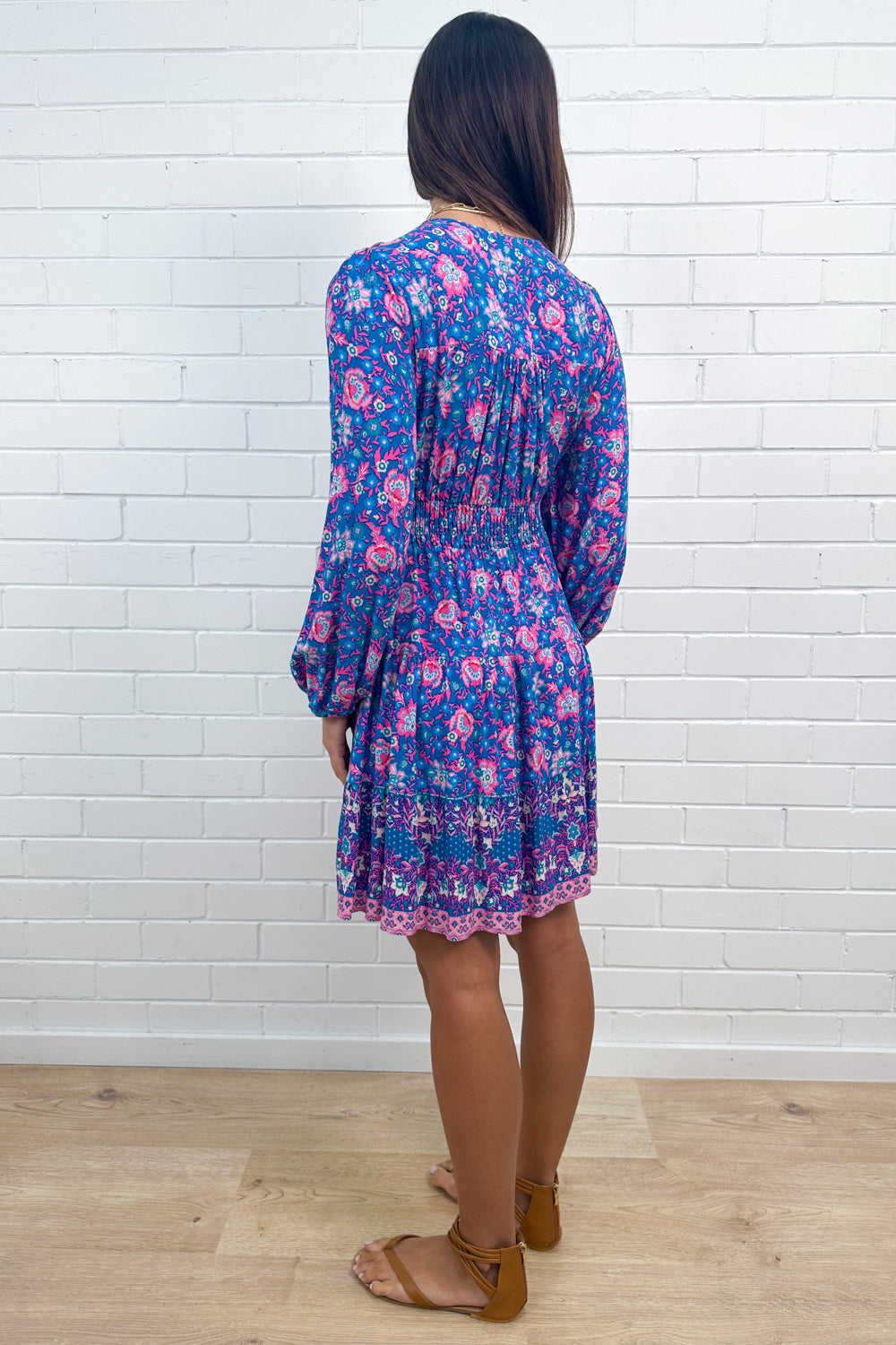 Mini robe col V à motif cachemire bleu et rose