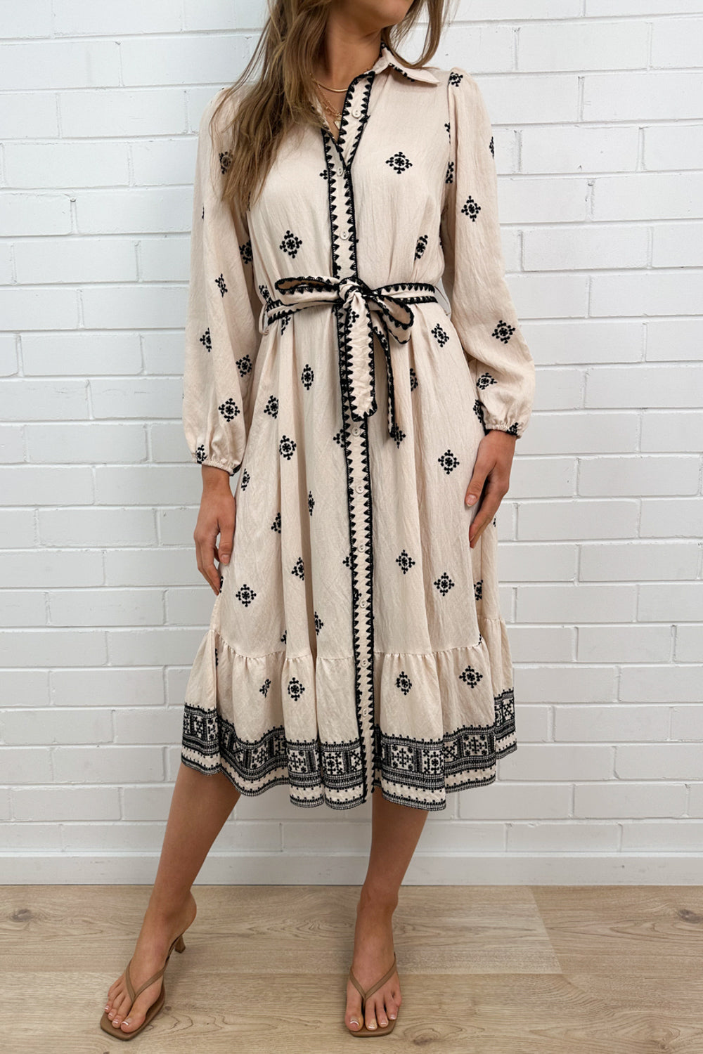 Robe brodée "Sand Print"