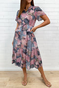 Robe midi mauve florale à volants aux manches, ceinture à nouer à la taille, avec poches