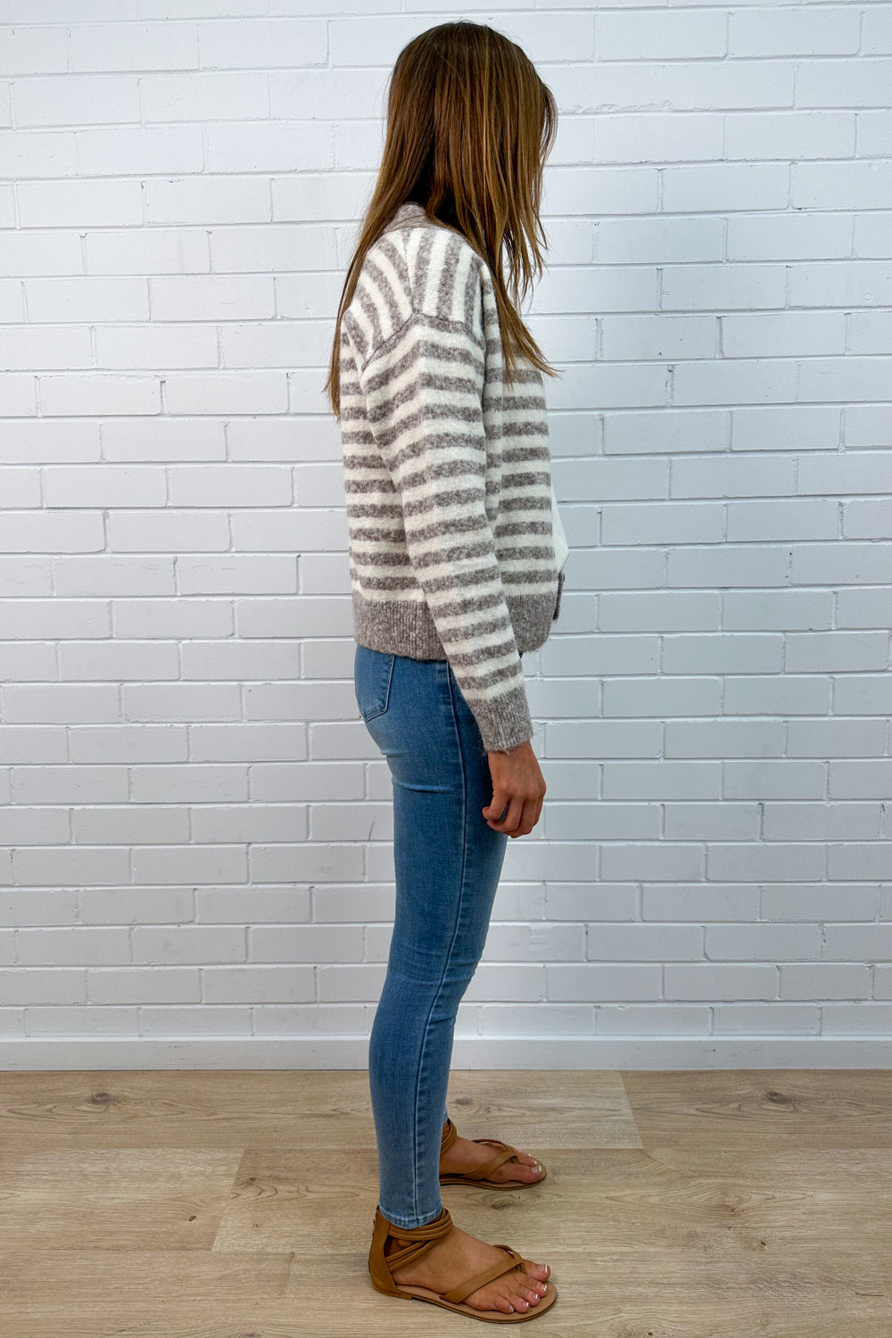 Cardigan en maille rayé crème latte
