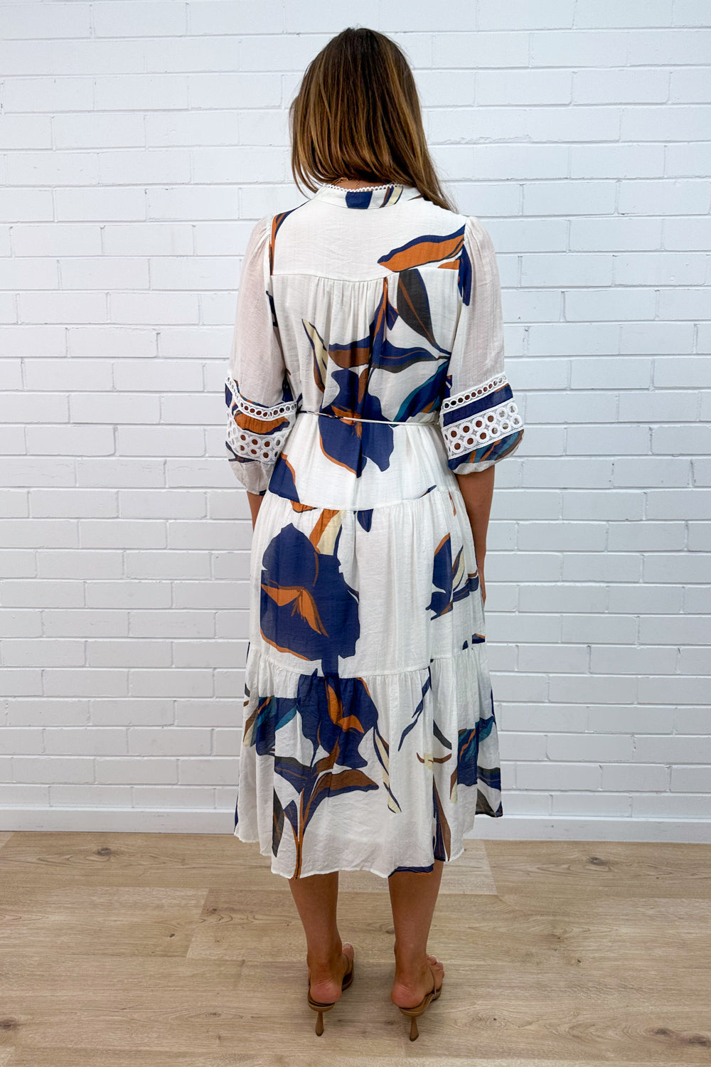 Robe à Manches Bouffantes et Col en V Feuilles d'Automne