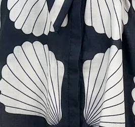Robe noire imprimé coquillages, taille à nouer, avec poches