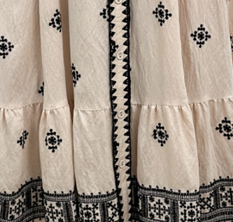Robe brodée "Sand Print"