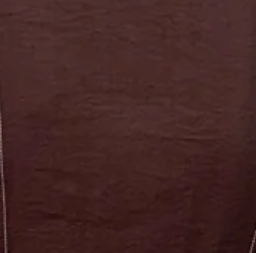 Robe boutonnée sur le devant avec poches et surpiqûres contrastantes couleur chocolat